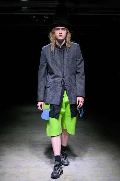 Look 13